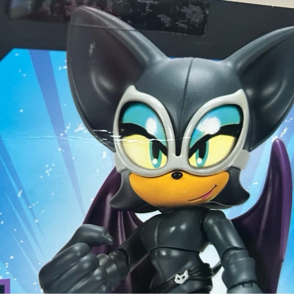 DC x Sonic Rouge The Bat as Catwoman 5” Jakks Pacific - Picture 9 of 12